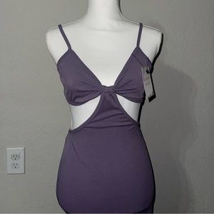 Cut out front dress, light purple, Small fits Medium, Large fits X Large.